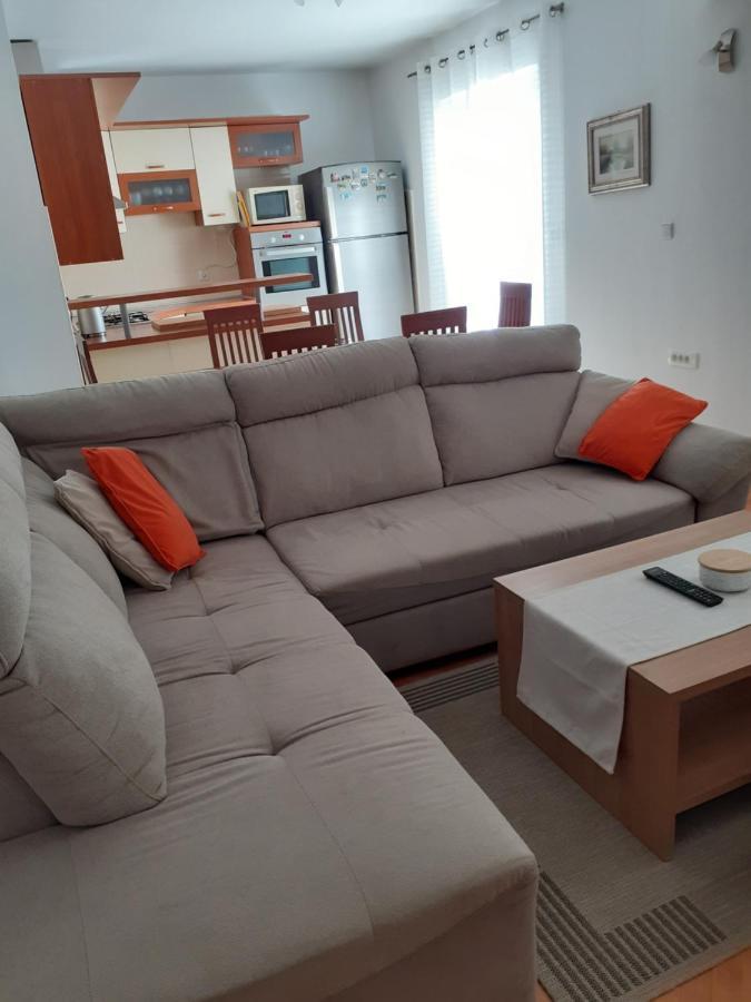 Apartman Maja & Marin Appartement Biograd Na Moru Buitenkant foto