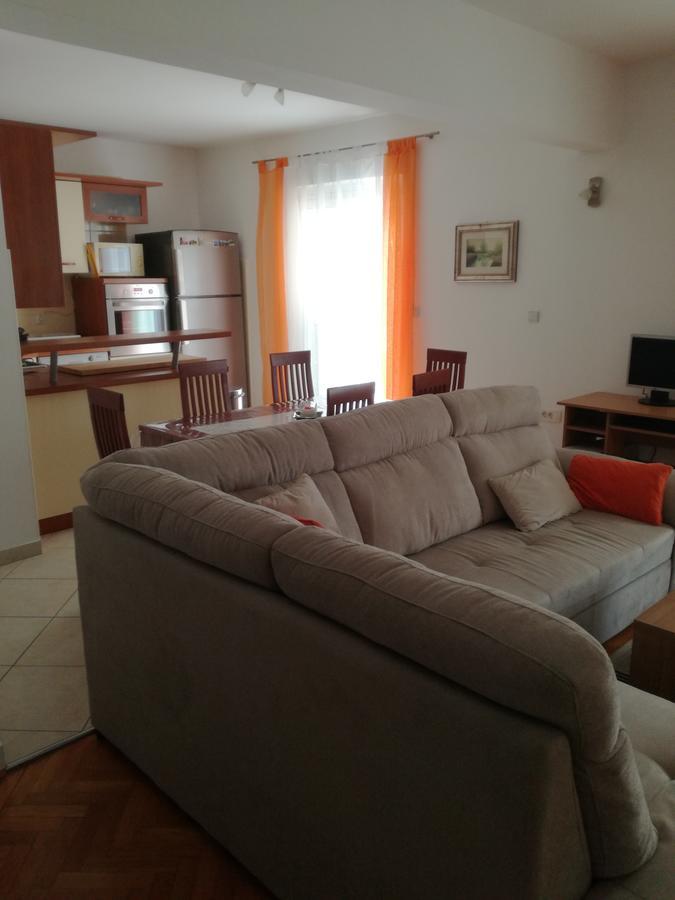 Apartman Maja & Marin Appartement Biograd Na Moru Buitenkant foto